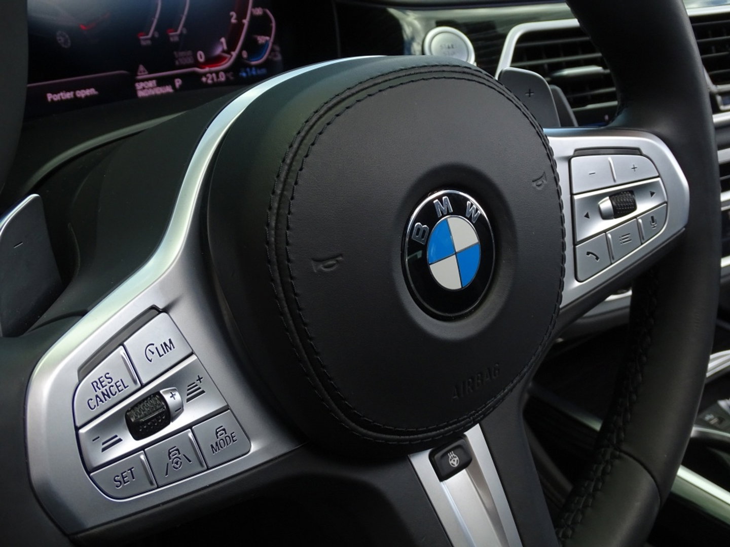BMW 7 Serie 745e 394PK M-Sport / Individual / Laser / 360° / Harman Kardon