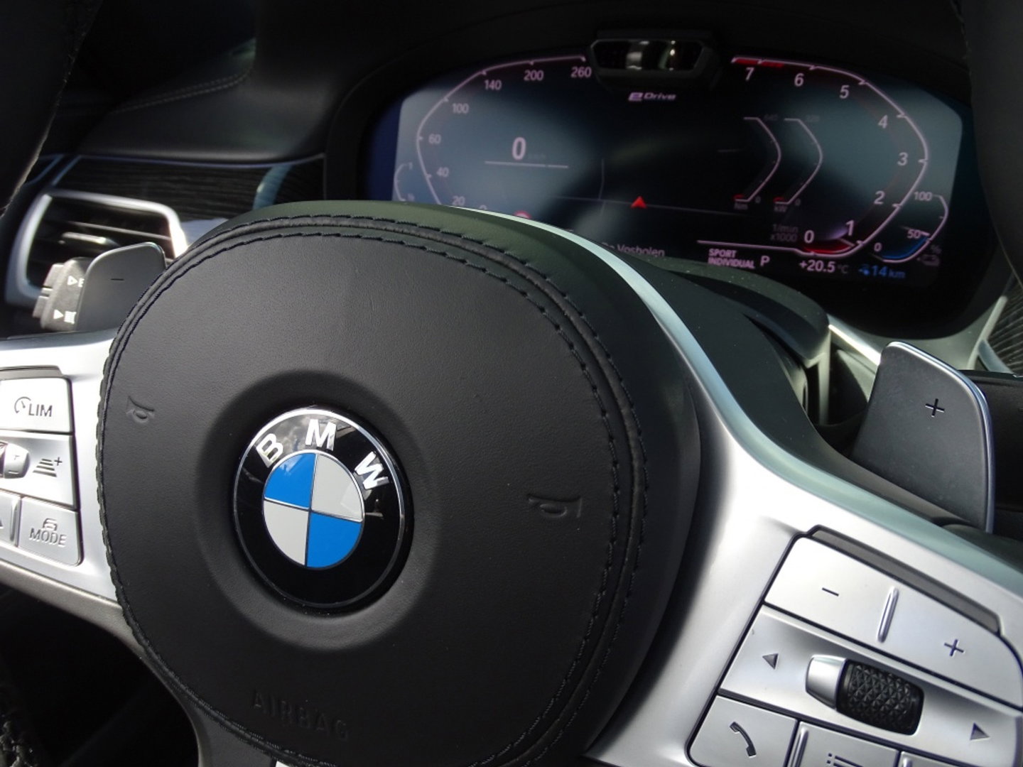 BMW 7 Serie 745e 394PK M-Sport / Individual / Laser / 360° / Harman Kardon