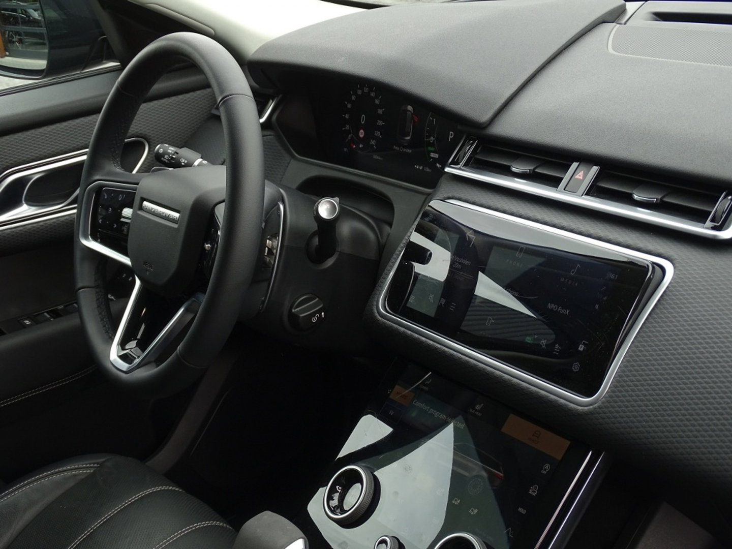 Land Rover Range Rover Velar P400e 404PK Hybrid S / 2023 / Meridian / Narvik Edit. / LED