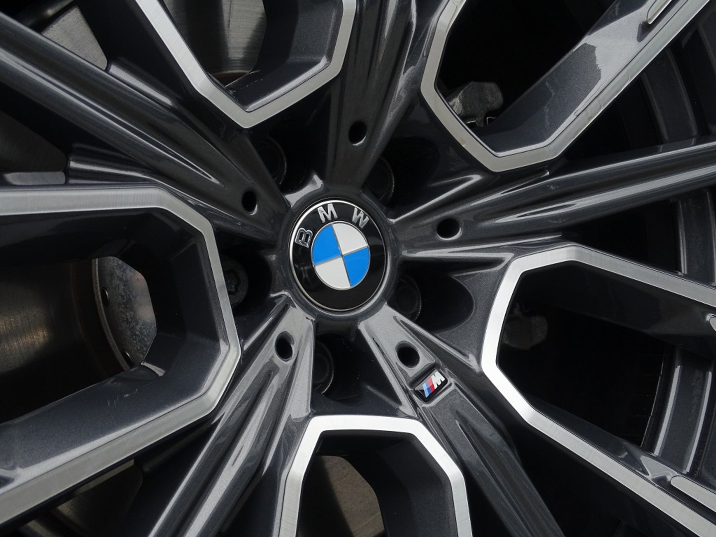 BMW 7 Serie 745e 394PK M-Sport / Individual / Laser / 360° / Harman Kardon