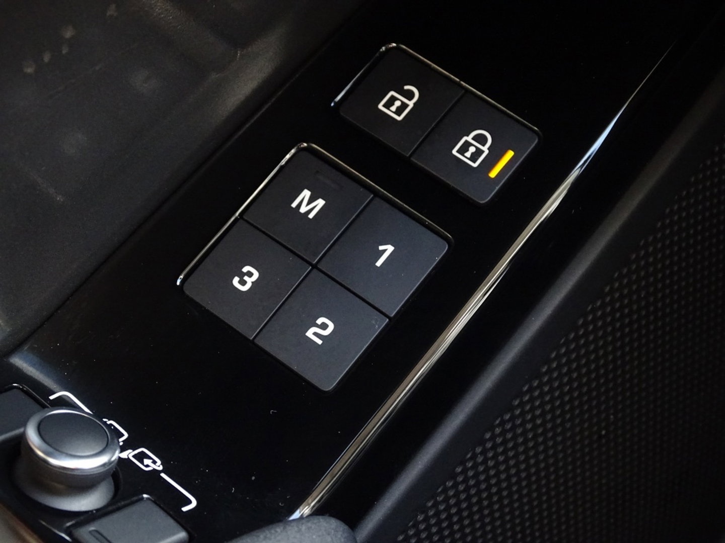 Land Rover Range Rover Velar P400e 404PK Hybrid S / 2023 / Meridian / Narvik Edit. / LED