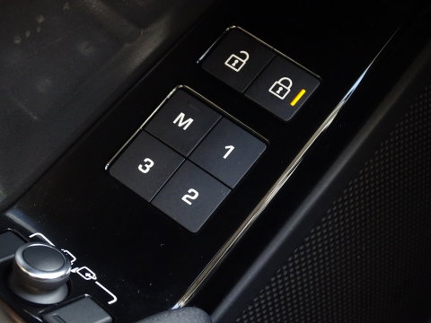 Land Rover Range Rover Velar P400e 404PK Hybrid S / 2023 / Meridian / Narvik Edit. / LED