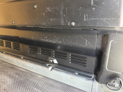Ford Transit Custom 280 2.0 TDCI L1H1 Trend / vaste prijs rijklaar € 17.950 ex btw / lease vanaf € 302 / magnetic grey metallic / lichtmetalen velgen / airco / cruise / camera / trekhaak !