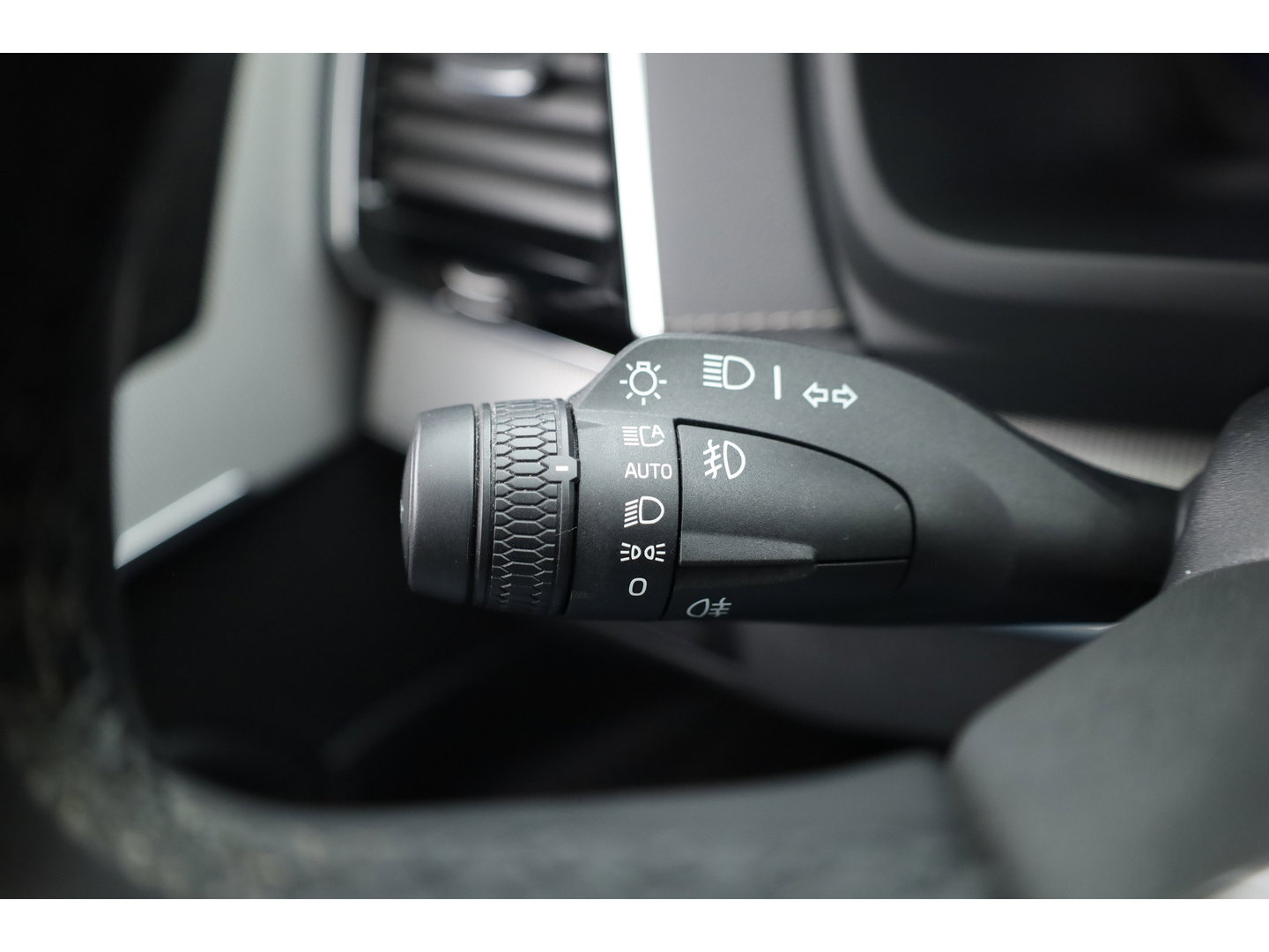Volvo XC90 T8 Recharge Plus Dark | SOH 97,3% | Long Range | Pilot Assist | Memory seats | 4x Stoelverw. | H&K Audio | Leder | Nav + CarPlay | Keyless | 21''