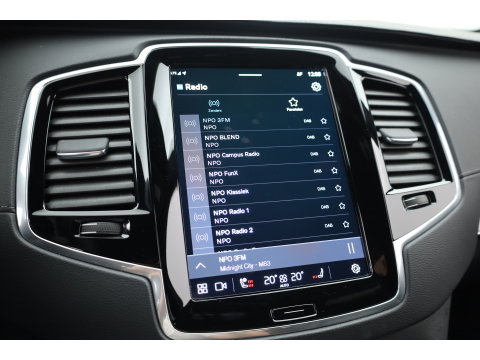 Volvo XC90 T8 Recharge Plus Dark | SOH 97,3% | Long Range | Pilot Assist | Memory seats | 4x Stoelverw. | H&K Audio | Leder | Nav + CarPlay | Keyless | 21''