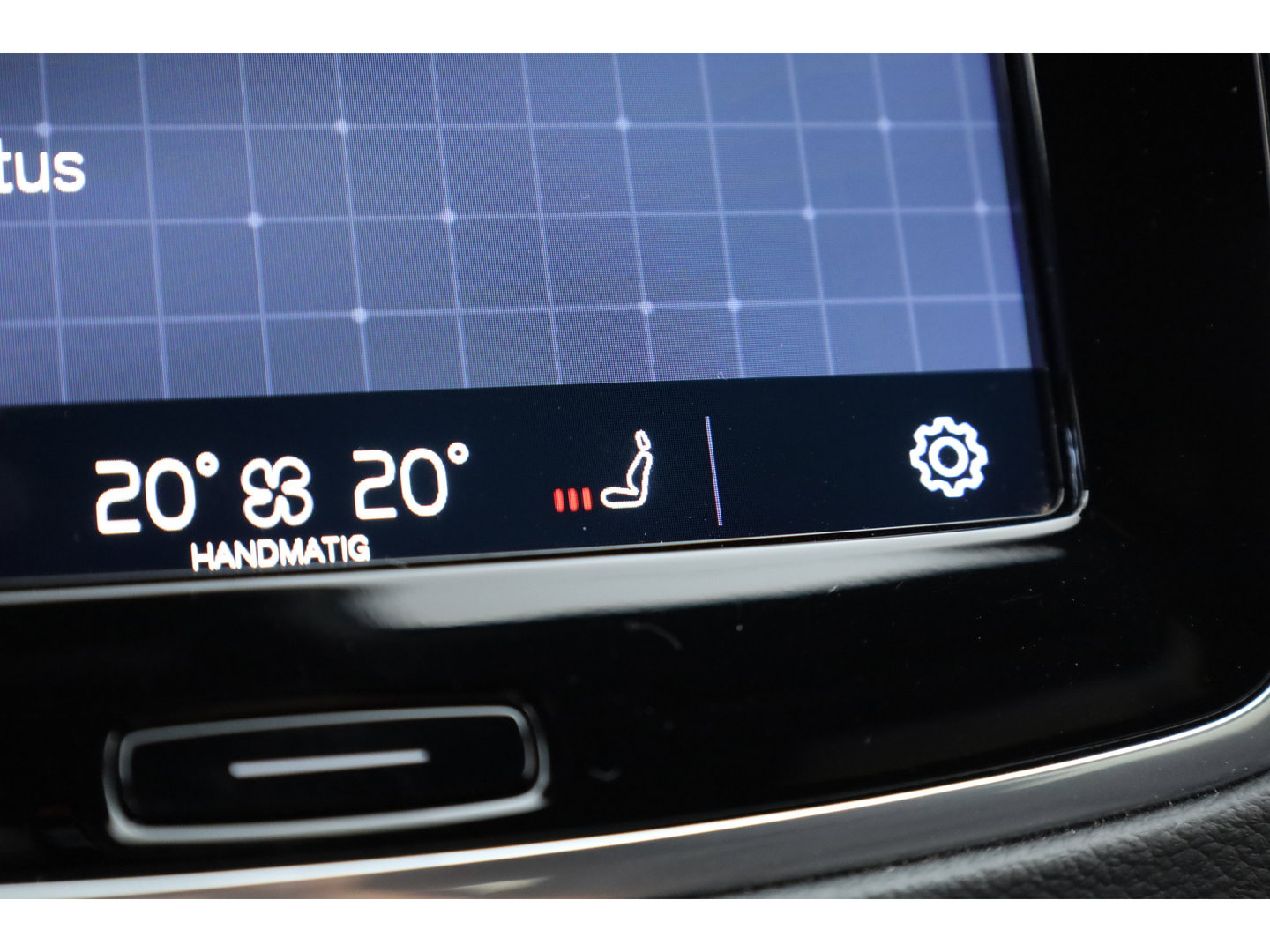 Volvo XC90 T8 Recharge Plus Dark | SOH 97,3% | Long Range | Pilot Assist | Memory seats | 4x Stoelverw. | H&K Audio | Leder | Nav + CarPlay | Keyless | 21''