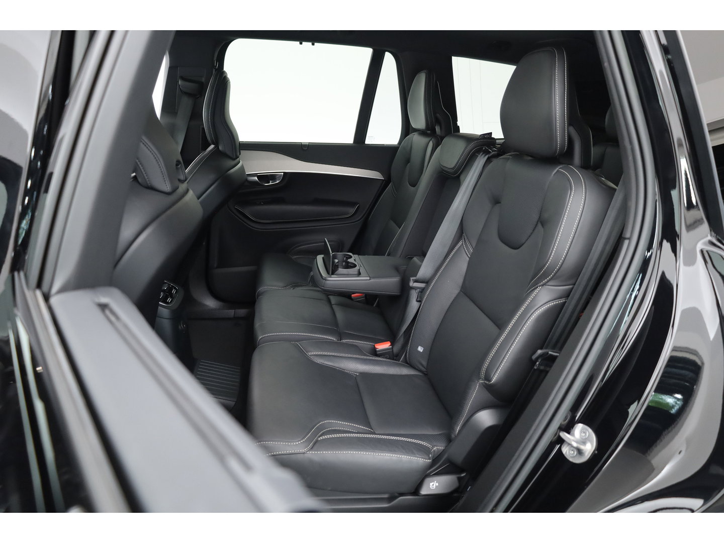 Volvo XC90 T8 Recharge Plus Dark | SOH 97,3% | Long Range | Pilot Assist | Memory seats | 4x Stoelverw. | H&K Audio | Leder | Nav + CarPlay | Keyless | 21''