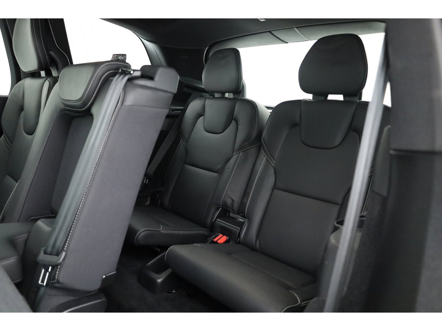 Volvo XC90 T8 Recharge Plus Dark | SOH 97,3% | Long Range | Pilot Assist | Memory seats | 4x Stoelverw. | H&K Audio | Leder | Nav + CarPlay | Keyless | 21''