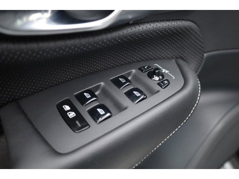 Volvo XC90 T8 Recharge Plus Dark | SOH 97,3% | Long Range | Pilot Assist | Memory seats | 4x Stoelverw. | H&K Audio | Leder | Nav + CarPlay | Keyless | 21''