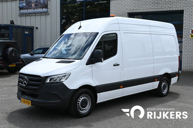 Mercedes-Benz Sprinter - 317 CDI L2H2 3500 KG trekhaak, LED, Geveerde stoel