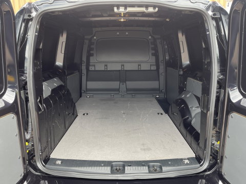 Volkswagen Caddy Cargo Maxi 2.0 TDI | Trekhaak | LED | Achterdeuren | Parkeersensoren | Cruise Control | DAB | Stop&GO |