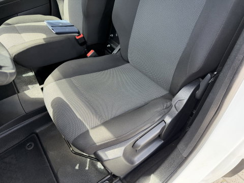 Peugeot Partner 1.2 PureTech Premium / vaste prijs rijklaar € 11.750 ex btw / lease vanaf € 198 / airco / cruise control / benzine grijs kenteken / pdc achter / raam in de schuifdeur