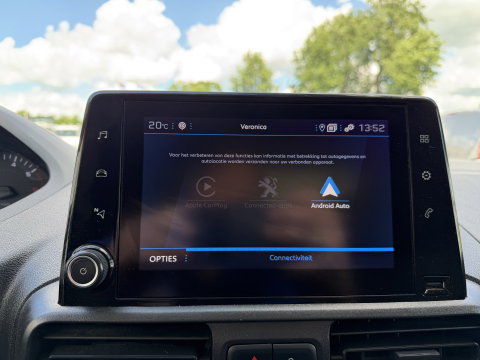 Peugeot Partner 1.2 PureTech Premium / vaste prijs rijklaar € 11.750 ex btw / lease vanaf € 198 / airco / cruise control / benzine grijs kenteken / pdc achter / raam in de schuifdeur