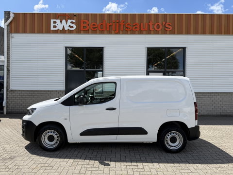 Peugeot Partner 1.2 PureTech Premium / vaste prijs rijklaar € 11.750 ex btw / lease vanaf € 198 / airco / cruise control / benzine grijs kenteken / pdc achter / raam in de schuifdeur