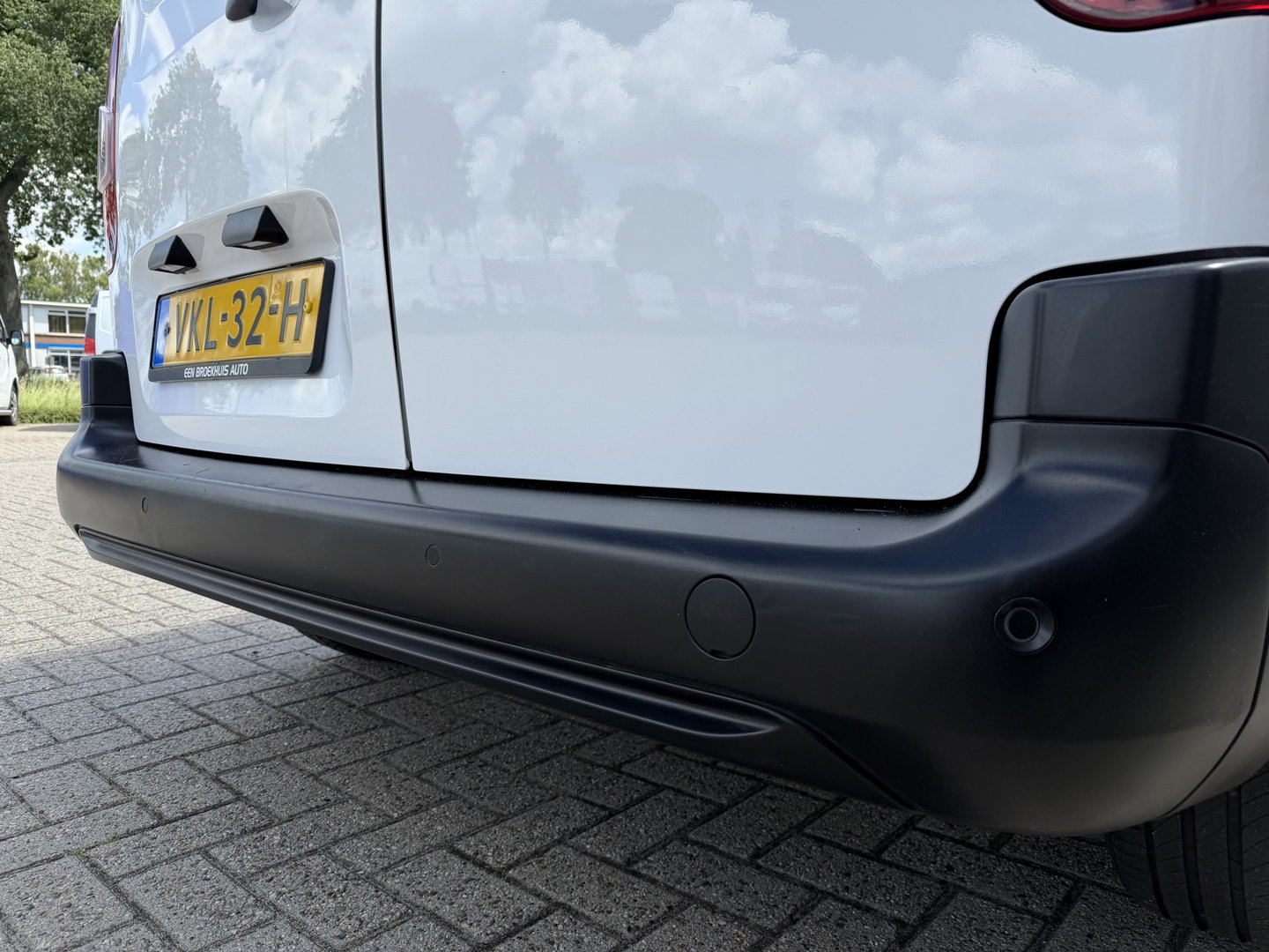 Peugeot Partner 1.2 PureTech Premium / vaste prijs rijklaar € 11.750 ex btw / lease vanaf € 198 / airco / cruise control / benzine grijs kenteken / pdc achter / raam in de schuifdeur