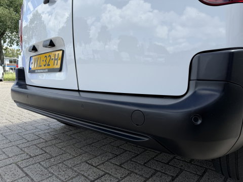 Peugeot Partner 1.2 PureTech Premium / vaste prijs rijklaar € 11.750 ex btw / lease vanaf € 198 / airco / cruise control / benzine grijs kenteken / pdc achter / raam in de schuifdeur