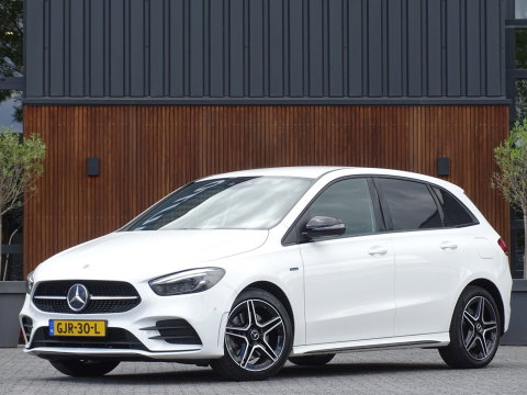 Mercedes-Benz B-Klasse 250e 218PK automaat / AMG Line / 2021 / LED