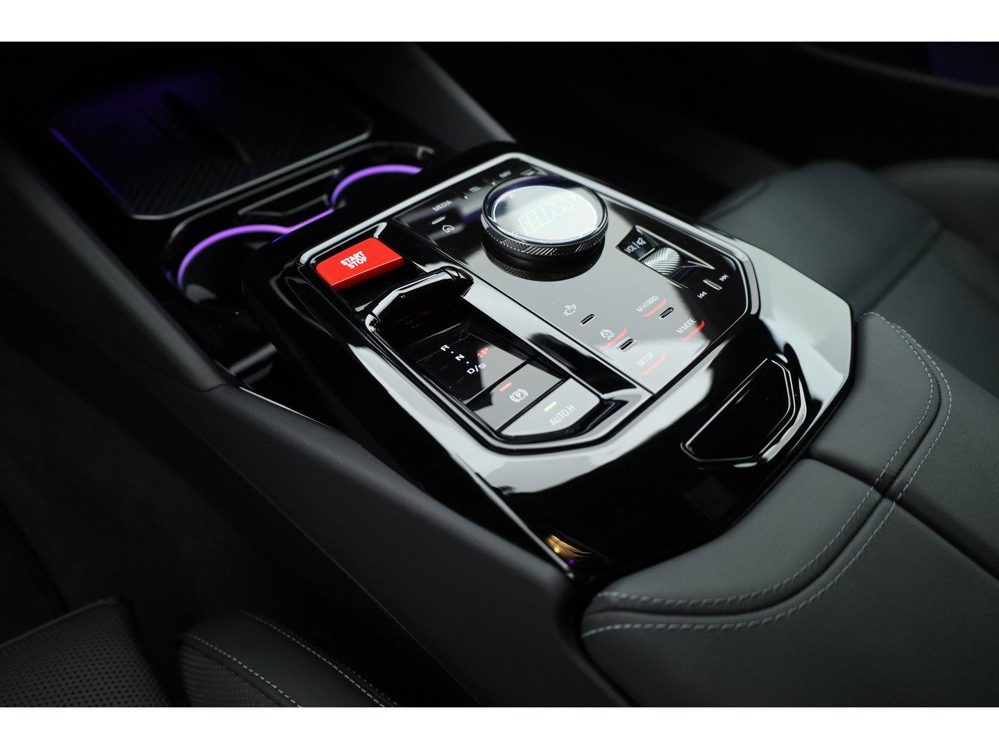 BMW 5 Serie Touring M5 727pk | Rijklaar! | Ultimate Pack | Keramisch | Bowers & Wilkins | M Marina Bay | Pano | Carbon