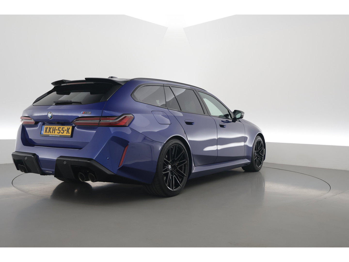 BMW 5 Serie Touring M5 727pk | Rijklaar! | Ultimate Pack | Keramisch | Bowers & Wilkins | M Marina Bay | Pano | Carbon
