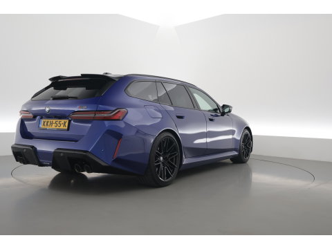 BMW 5 Serie Touring M5 727pk | Rijklaar! | Ultimate Pack | Keramisch | Bowers & Wilkins | M Marina Bay | Pano | Carbon