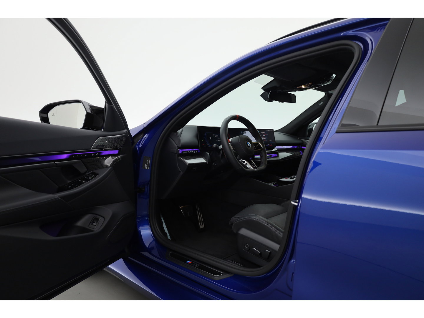 BMW 5 Serie Touring M5 727pk | Rijklaar! | Ultimate Pack | Keramisch | Bowers & Wilkins | M Marina Bay | Pano | Carbon