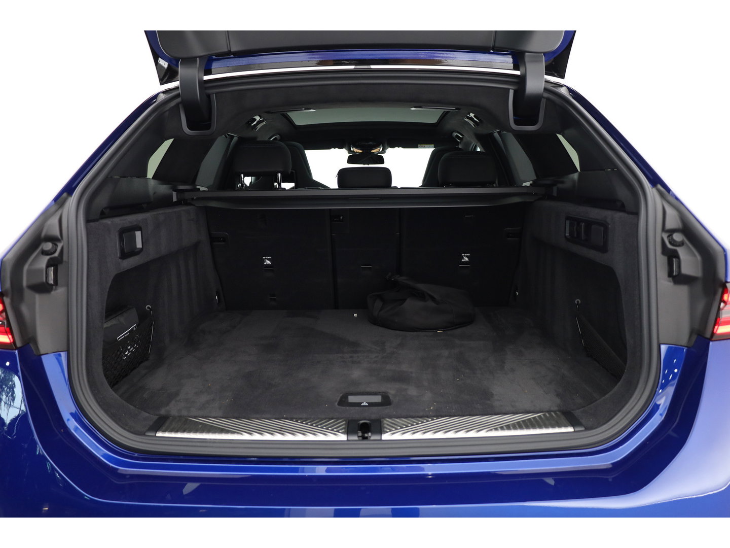BMW 5 Serie Touring M5 727pk | Rijklaar! | Ultimate Pack | Keramisch | Bowers & Wilkins | M Marina Bay | Pano | Carbon