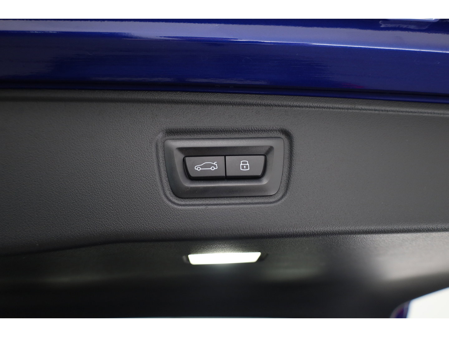 BMW 5 Serie Touring M5 727pk | Rijklaar! | Ultimate Pack | Keramisch | Bowers & Wilkins | M Marina Bay | Pano | Carbon