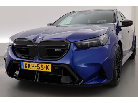 BMW 5 Serie Touring M5 727pk | Rijklaar! | Ultimate Pack | Keramisch | Bowers & Wilkins | M Marina Bay | Pano | Carbon