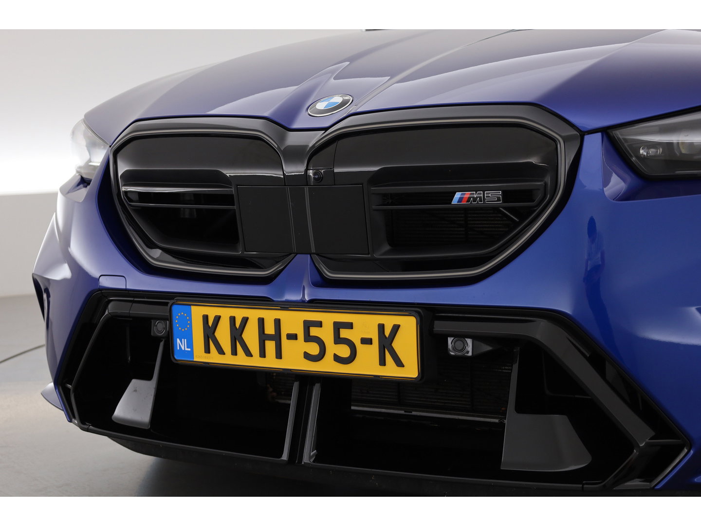 BMW 5 Serie Touring M5 727pk | Rijklaar! | Ultimate Pack | Keramisch | Bowers & Wilkins | M Marina Bay | Pano | Carbon