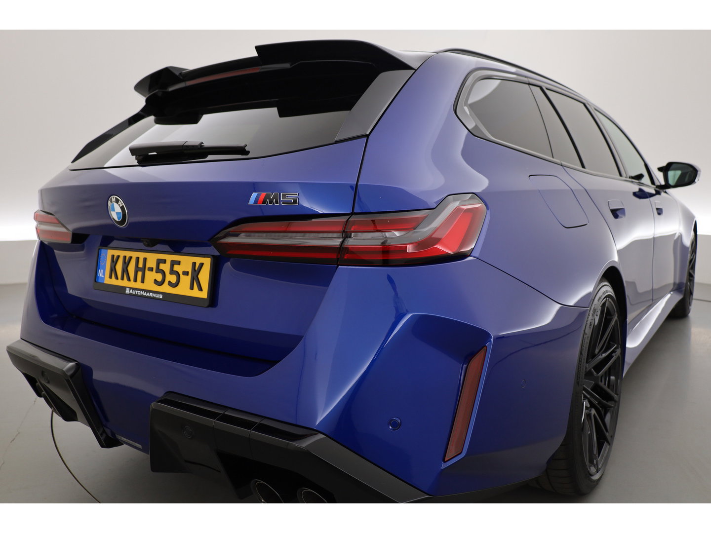 BMW 5 Serie Touring M5 727pk | Rijklaar! | Ultimate Pack | Keramisch | Bowers & Wilkins | M Marina Bay | Pano | Carbon