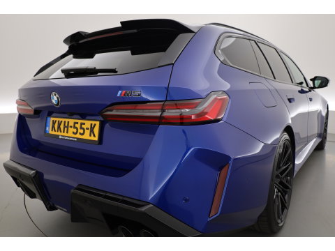BMW 5 Serie Touring M5 727pk | Rijklaar! | Ultimate Pack | Keramisch | Bowers & Wilkins | M Marina Bay | Pano | Carbon