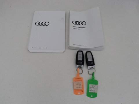 Audi Q4 e-tron 35 Launch edition Advanced 55 kWh | SOH 91% | Carplay | Stoelverwarming| Matrix LED | DAB | Cruise control | Parkeerhulp | Virtual cockpit | Navigatie