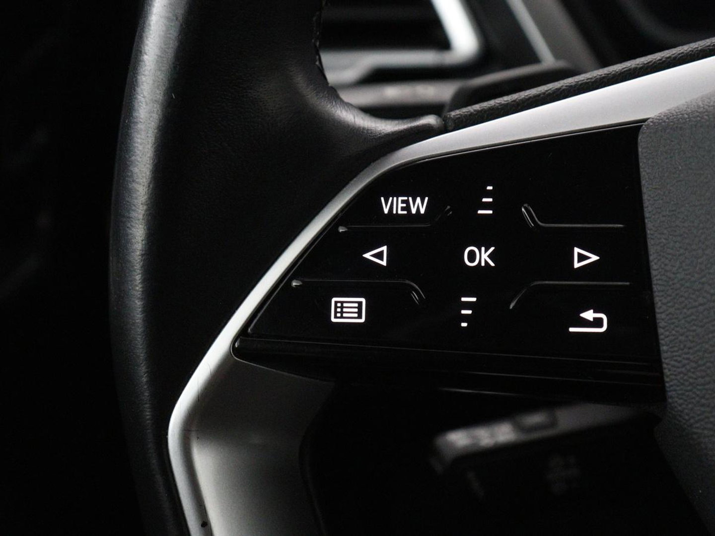 Audi Q4 e-tron 35 Launch edition Advanced 55 kWh | SOH 91% | Carplay | Stoelverwarming| Matrix LED | DAB | Cruise control | Parkeerhulp | Virtual cockpit | Navigatie