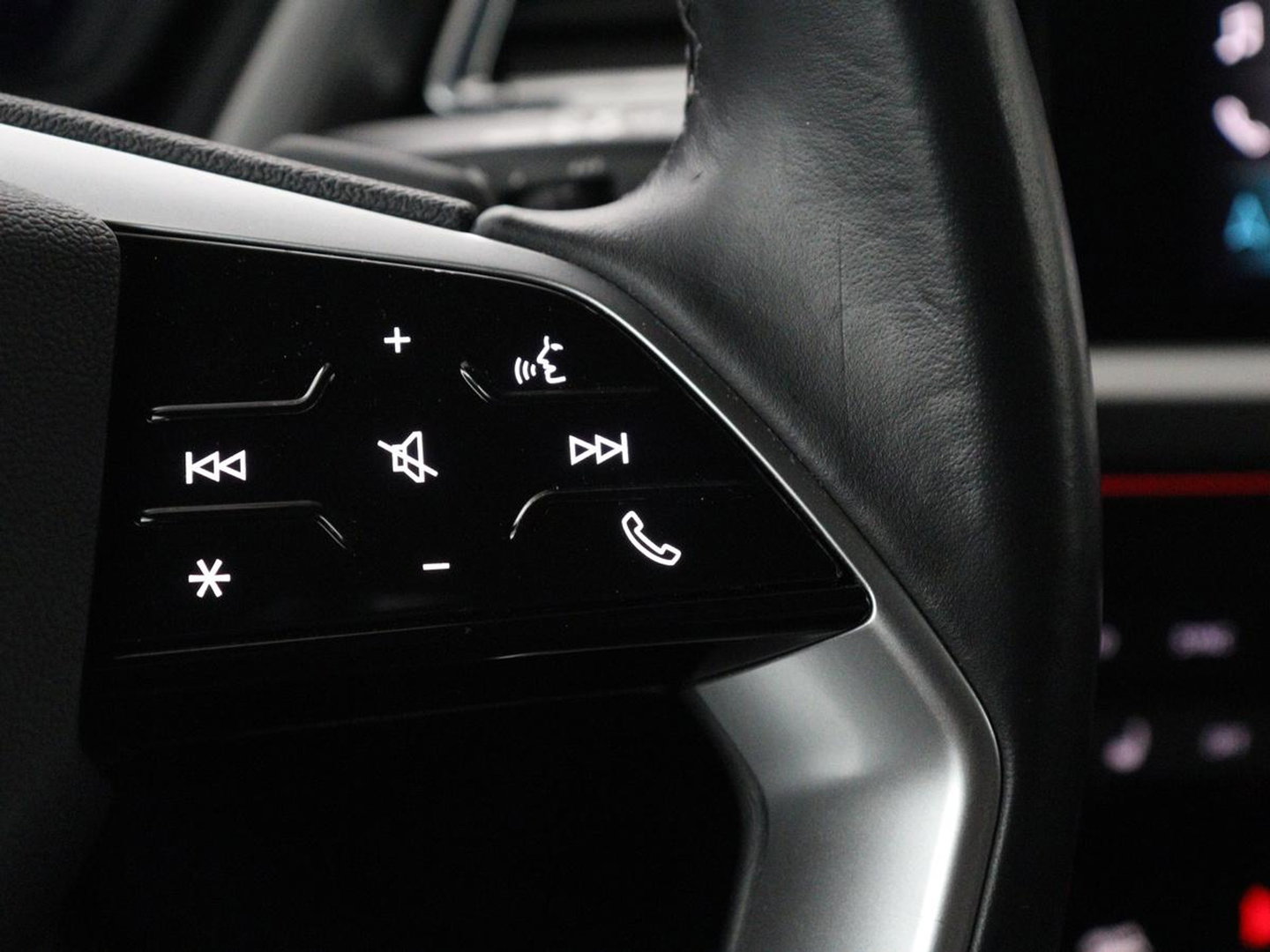 Audi Q4 e-tron 35 Launch edition Advanced 55 kWh | SOH 91% | Carplay | Stoelverwarming| Matrix LED | DAB | Cruise control | Parkeerhulp | Virtual cockpit | Navigatie