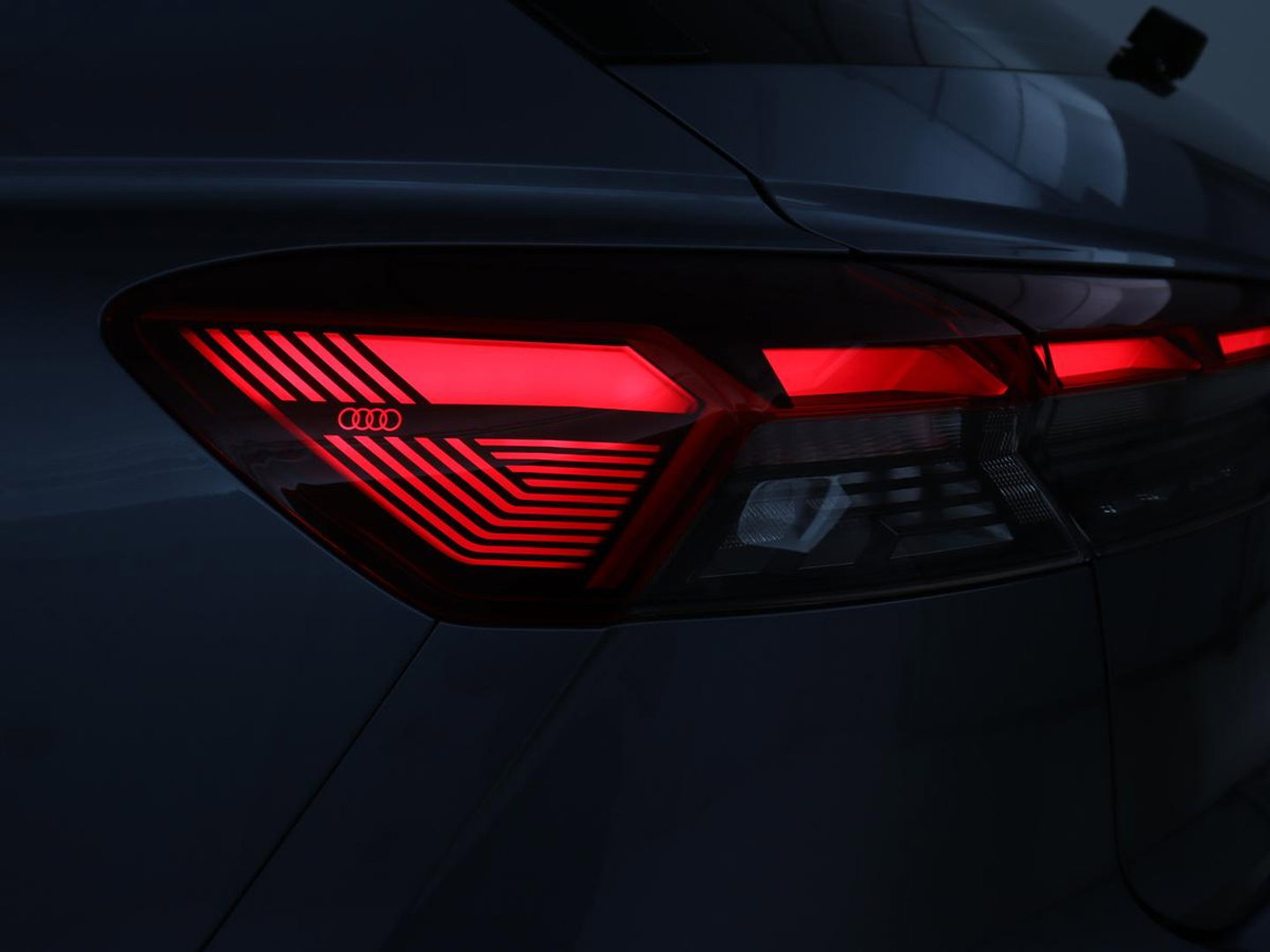 Audi Q4 e-tron 35 Launch edition Advanced 55 kWh | SOH 91% | Carplay | Stoelverwarming| Matrix LED | DAB | Cruise control | Parkeerhulp | Virtual cockpit | Navigatie