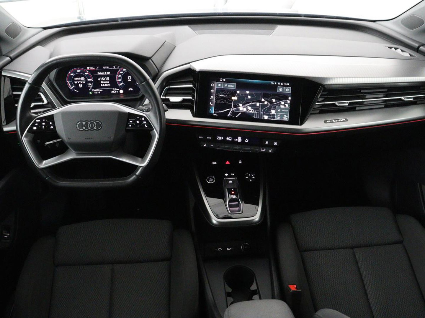 Audi Q4 e-tron 35 Launch edition Advanced 55 kWh | SOH 91% | Carplay | Stoelverwarming| Matrix LED | DAB | Cruise control | Parkeerhulp | Virtual cockpit | Navigatie