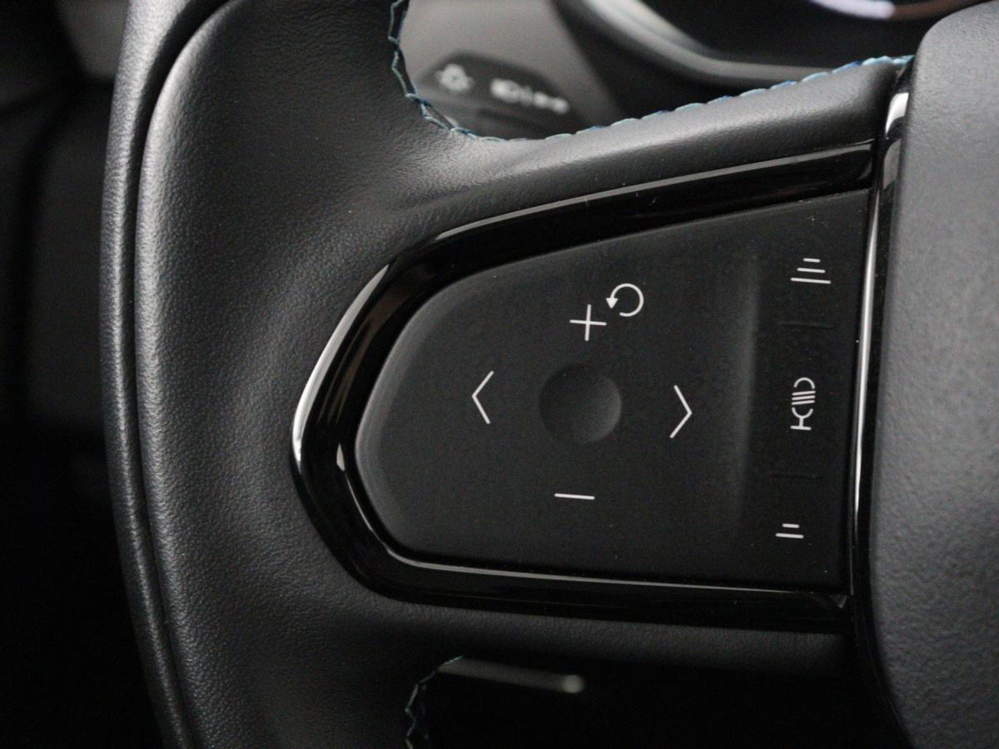 Lynk & Co 01 1.5 Plug In | SOH 91,6% | Panoramadak | Infinity by Harman | 360 Camera | Adaptive cruise | Stoelverwarming | Carplay | Memory | Full LED | PHEV