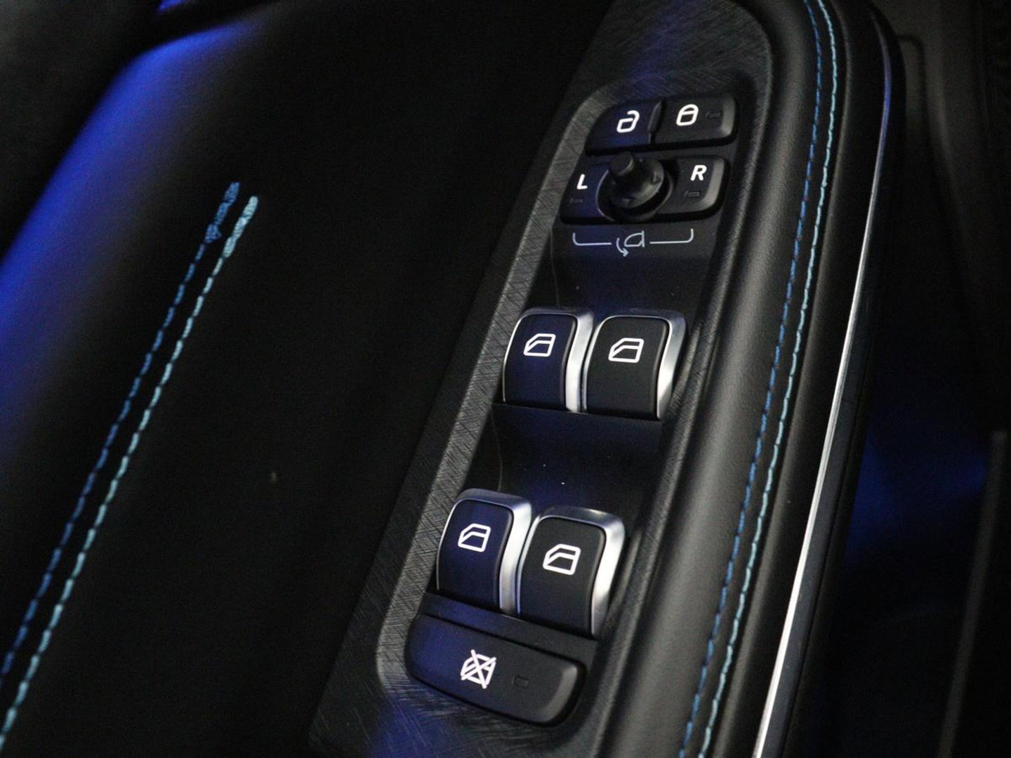Lynk & Co 01 1.5 Plug In | SOH 91,6% | Panoramadak | Infinity by Harman | 360 Camera | Adaptive cruise | Stoelverwarming | Carplay | Memory | Full LED | PHEV