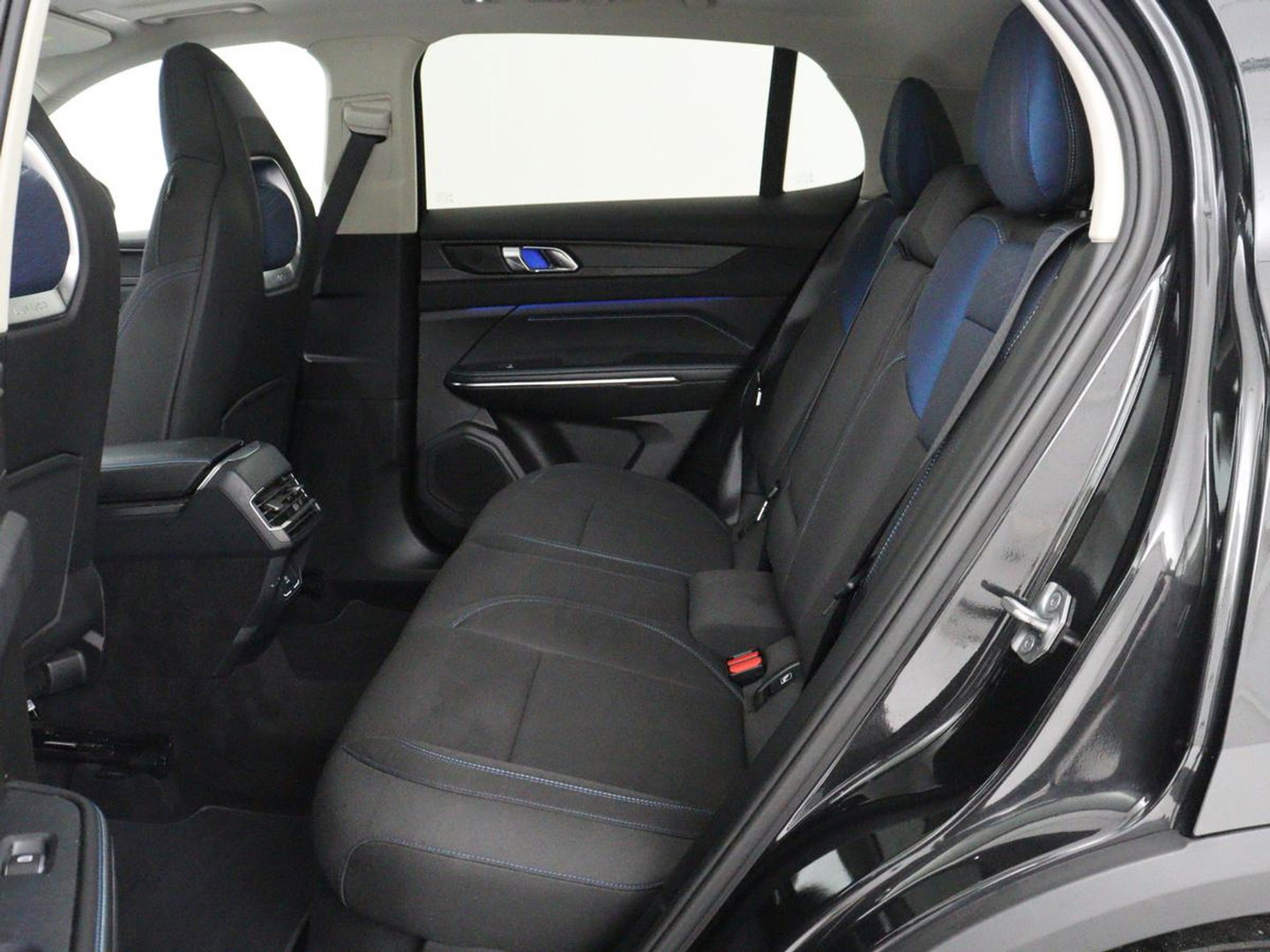 Lynk & Co 01 1.5 Plug In | SOH 91,6% | Panoramadak | Infinity by Harman | 360 Camera | Adaptive cruise | Stoelverwarming | Carplay | Memory | Full LED | PHEV