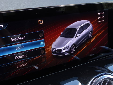 Mercedes-Benz B-Klasse 250e 218PK automaat / AMG Line / 2021 / LED