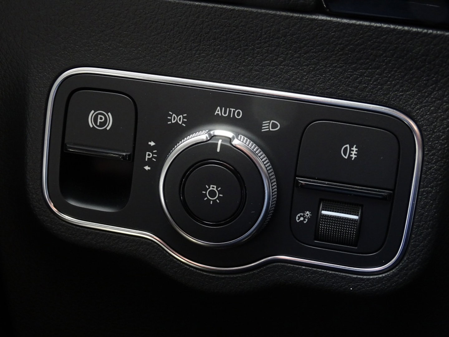 Mercedes-Benz B-Klasse 250e 218PK automaat / AMG Line / 2021 / LED