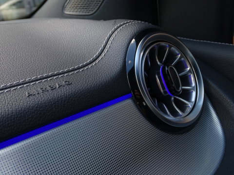 Mercedes-Benz B-Klasse 250e 218PK automaat / AMG Line / 2021 / LED