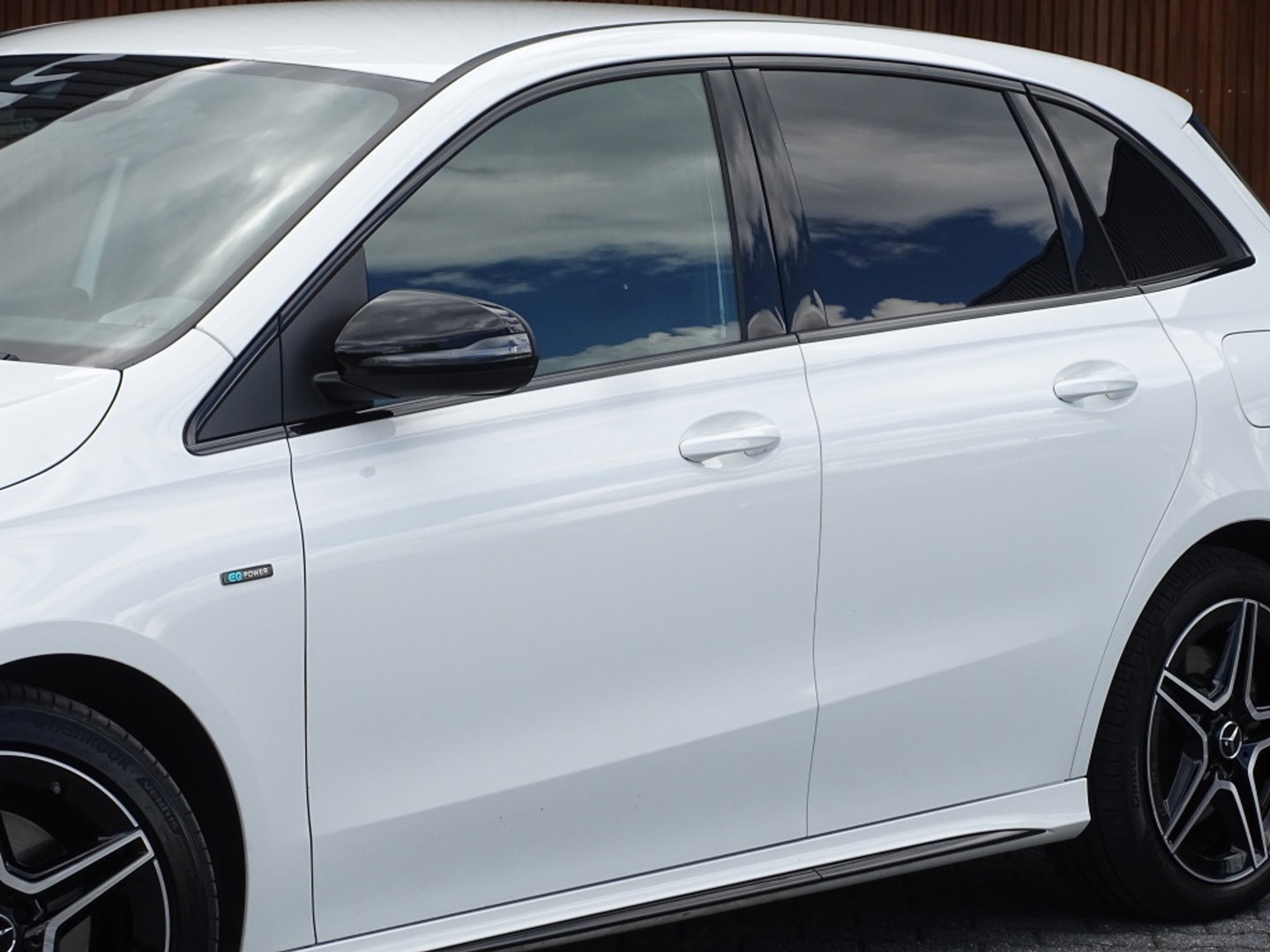 Mercedes-Benz B-Klasse 250e 218PK automaat / AMG Line / 2021 / LED