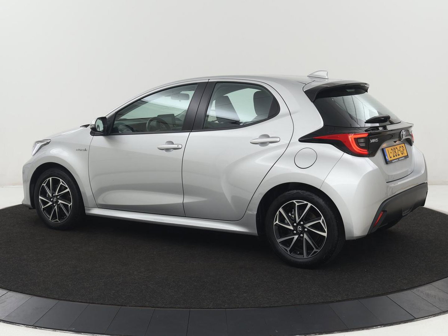 Toyota Yaris 1.5 Hybrid Dynamic | 38.500km NAP | Adaptive Cruise | DAB | Carplay | Full LED | Camera | LM | Keyless | Climate controle | Bluetooth