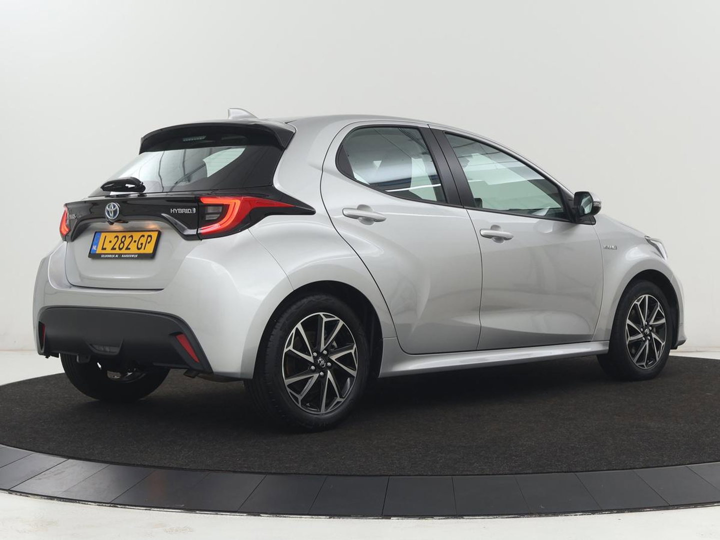 Toyota Yaris 1.5 Hybrid Dynamic | 38.500km NAP | Adaptive Cruise | DAB | Carplay | Full LED | Camera | LM | Keyless | Climate controle | Bluetooth