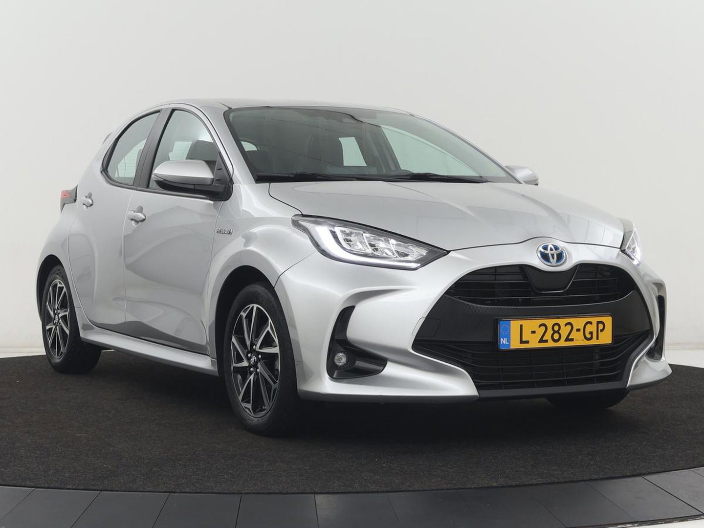 Toyota Yaris 1.5 Hybrid Dynamic | 38.500km NAP | Adaptive Cruise | DAB | Carplay | Full LED | Camera | LM | Keyless | Climate controle | Bluetooth