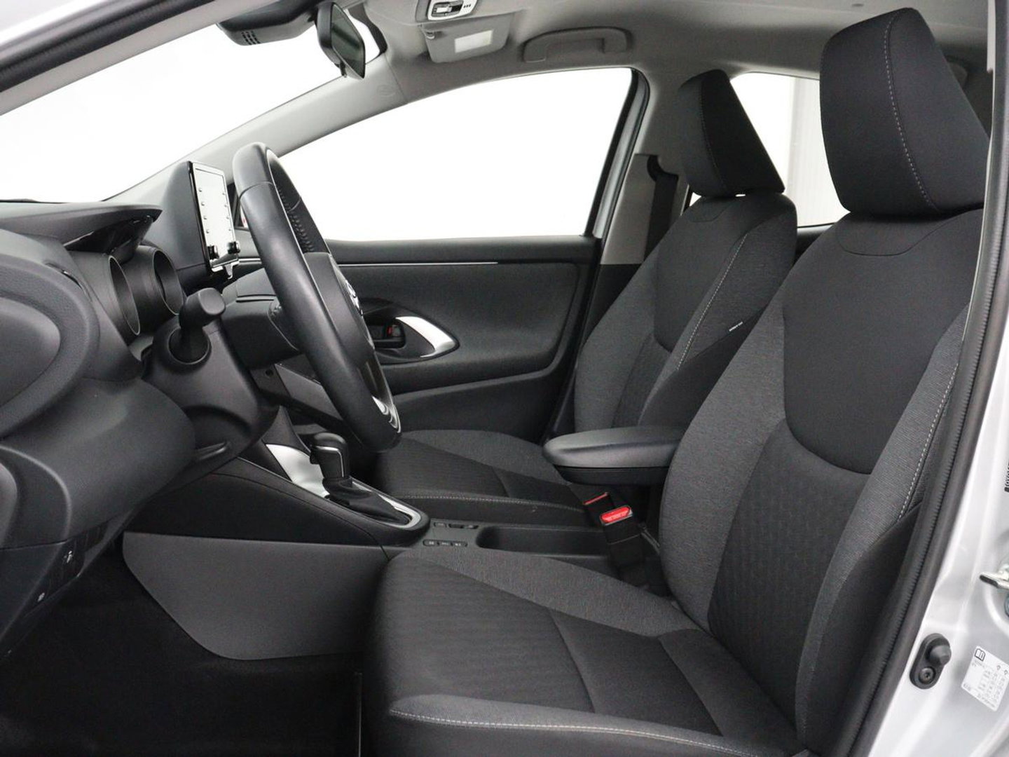 Toyota Yaris 1.5 Hybrid Dynamic | 38.500km NAP | Adaptive Cruise | DAB | Carplay | Full LED | Camera | LM | Keyless | Climate controle | Bluetooth