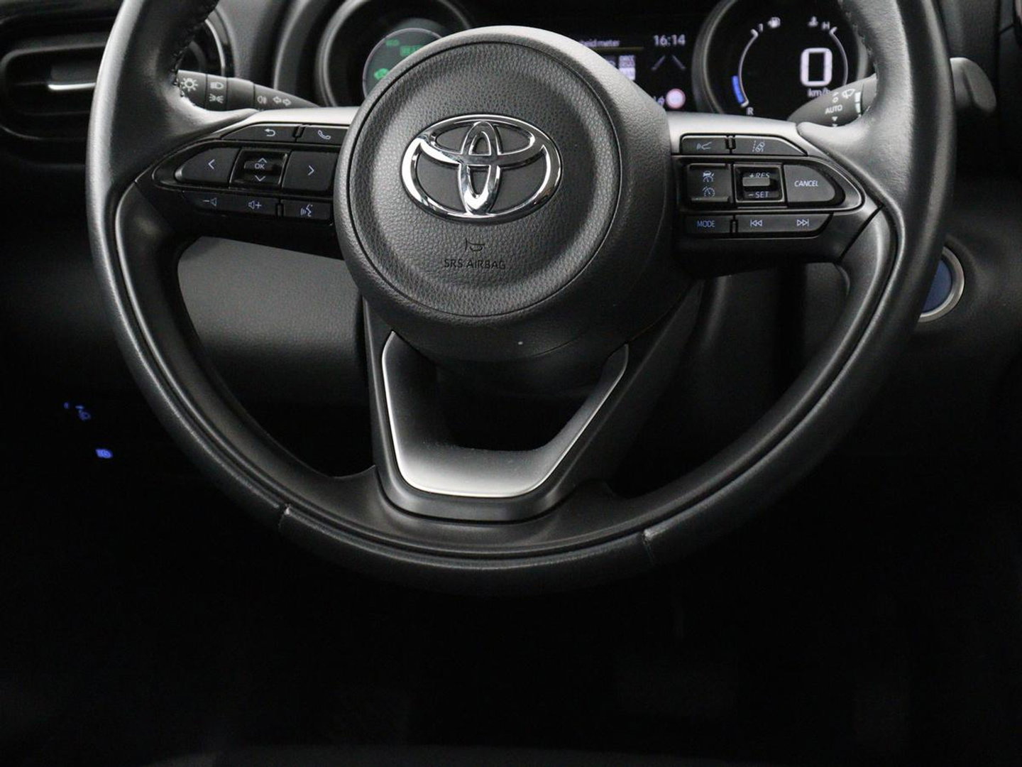 Toyota Yaris 1.5 Hybrid Dynamic | 38.500km NAP | Adaptive Cruise | DAB | Carplay | Full LED | Camera | LM | Keyless | Climate controle | Bluetooth