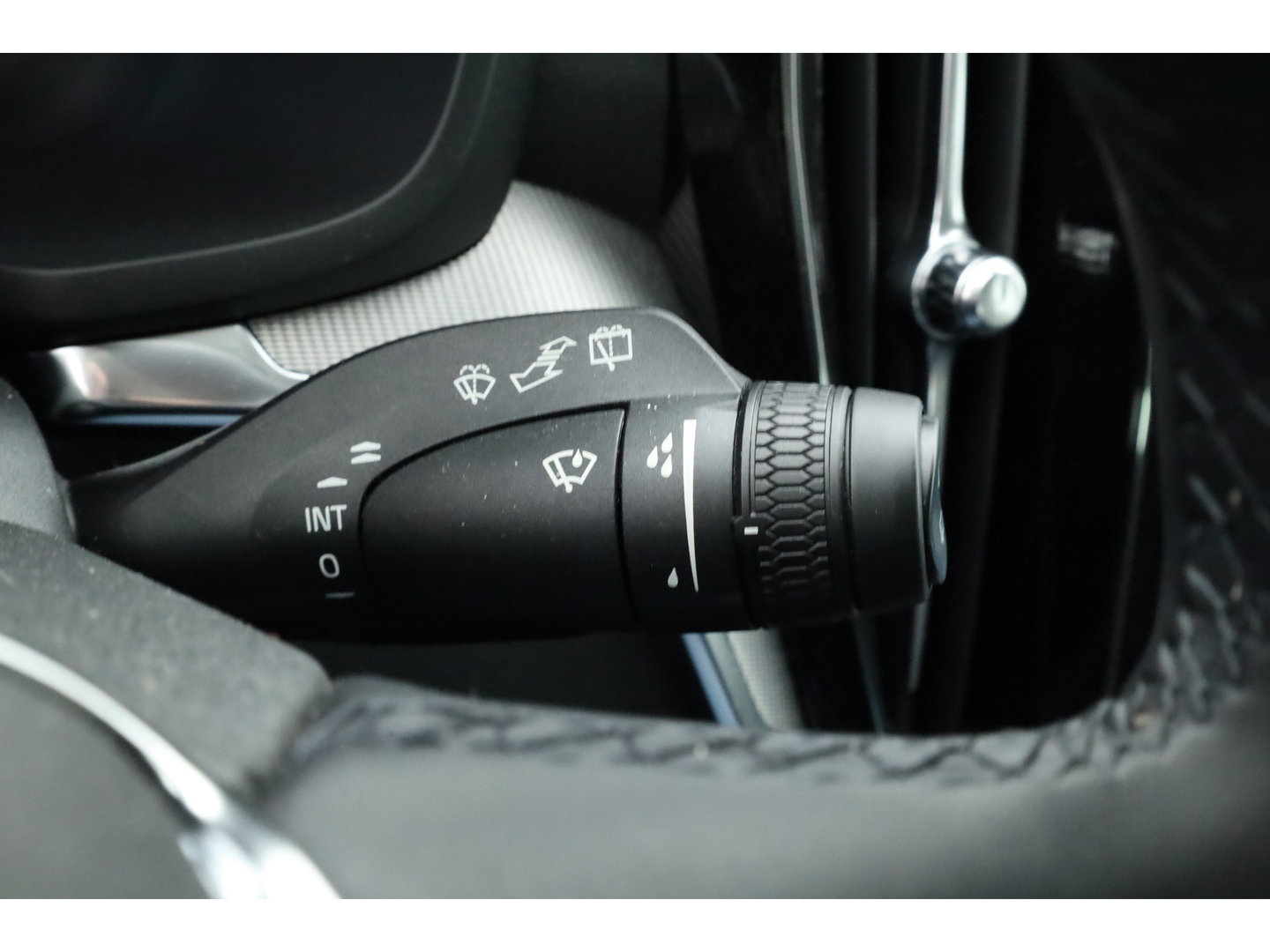 Volvo V60 2.0 T6 Plug-in hybrid AWD Plus Dark | Leer | Stoel + stuuverwarming | Camera |
