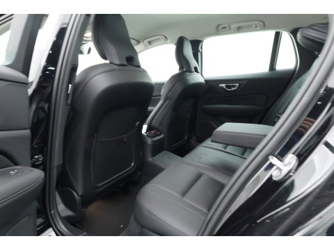Volvo V60 2.0 T6 Plug-in hybrid AWD Plus Dark | Leer | Stoel + stuuverwarming | Camera |